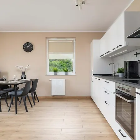 Near Prezero Arena With Parking&balcony By Renters * غليفيتسه