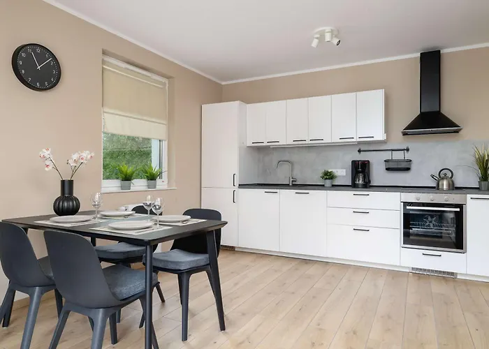 Near Prezero Arena With Parking&balcony By Renters غليفيتسه