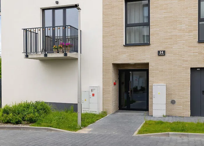Near Prezero Arena With Parking&balcony By Renters شقة