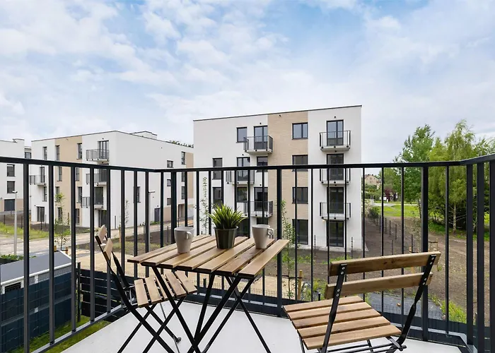 Near Prezero Arena With Parking&balcony By Renters شقة *